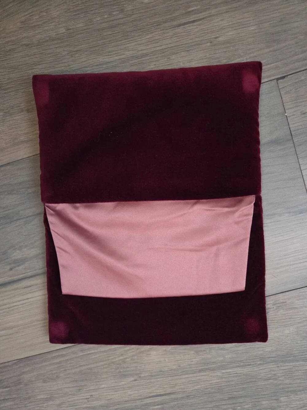 Gucci Hollywood Forever Collection Burgundy Velvet Satin Pouch Dust Bag